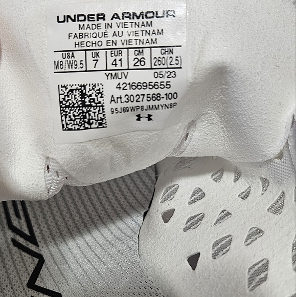 NWT Under Armour Shakedown Elite Breeze White Track MEN’S 8 WMN’S 9.5 - Picture 10 of 10